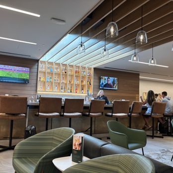 Escape Lounge - Airport Lounges Near Me - Portland, Oregon