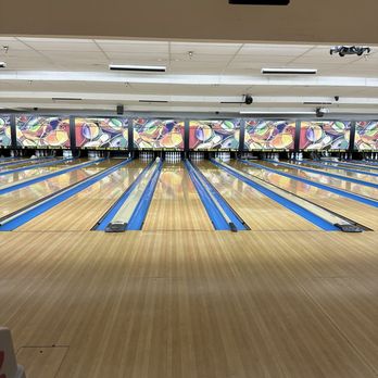 Harley's Simi Bowl - lanes - Bowling Near Me - Simi Valley, California