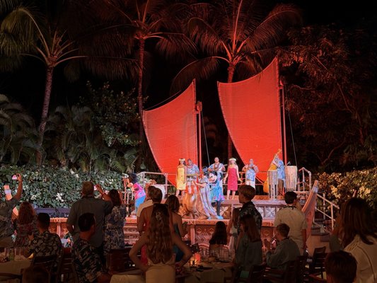 KA WA'A - A LŪ'AU by null