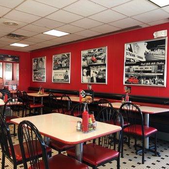 Steak ’n Shake -  a man sitting at a table - Burgers Near Me - Springfield, Missouri