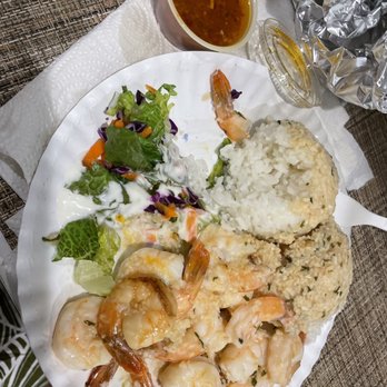 Zane's Simply Shrimp - Tiny amount of salad. - Food Trucks Near Me - Haleiwa, Hawaii
