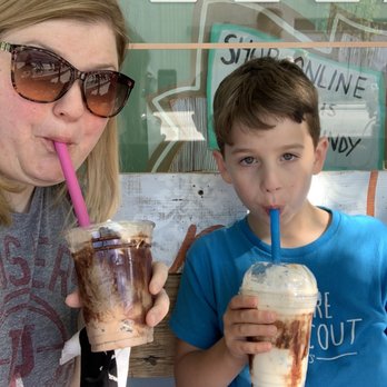 Gordon’s Milkshake Bar - Desserts Near Me - Indianapolis, Indiana