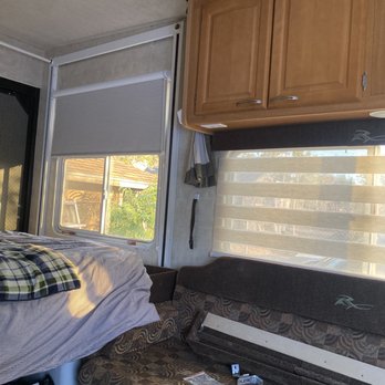 Sánchez Blinds Estilo Jalisco - Sheer and blackout roller blinds for An RV - Shades & Blinds Near Me Sánchez Blinds Estilo Jalisco - Sheer and blackout roller blinds for An RV - Shades & Blinds Near Me