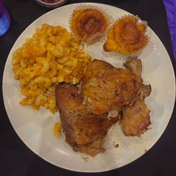 Baked chicken, macaroni and cheese Baked chicken, macaroni and cheese