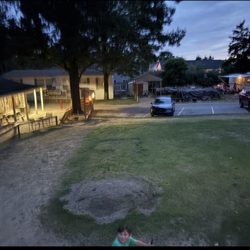 Bazan Baldwin Oaks Campground - Campground store and entrance