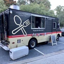 Renowned Food - The truck at The Oaks at Wilmington 09/02/2020
