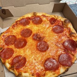 Paco's Pizza - 10 inch pepperoni pizza