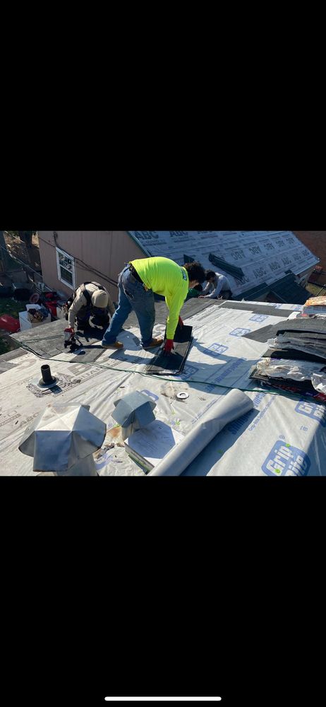 Slide of Lira Roofing