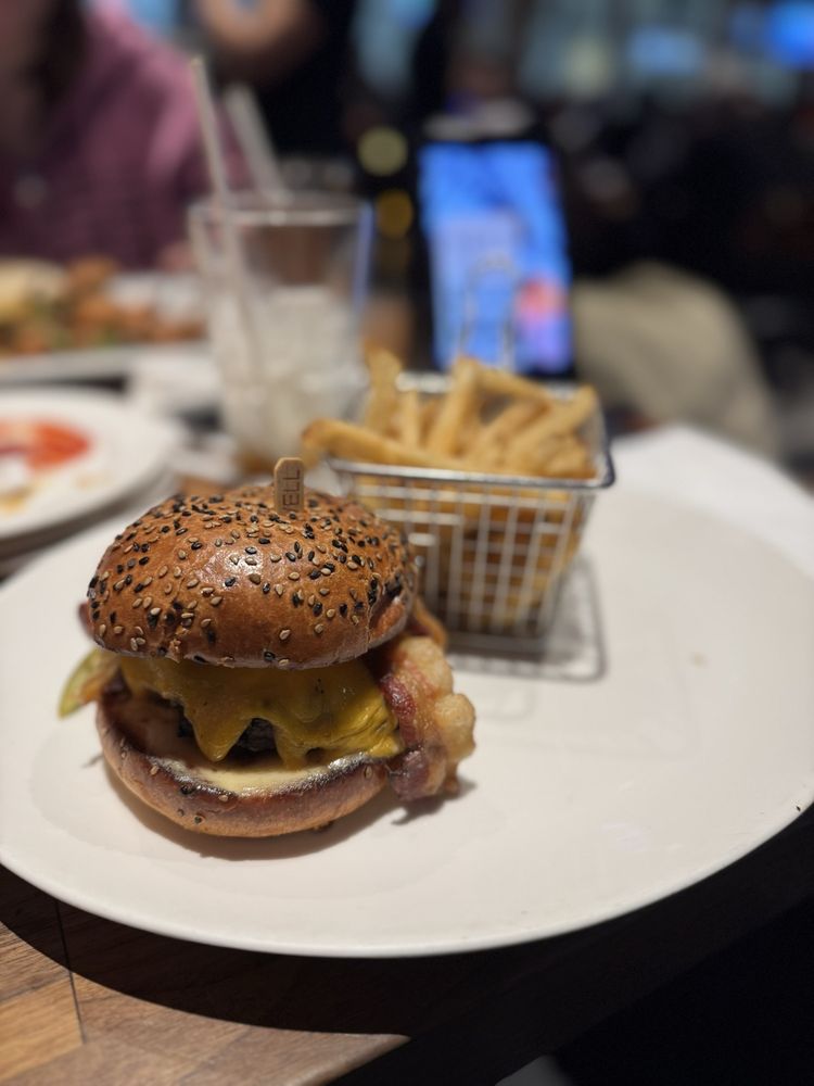 Yard House