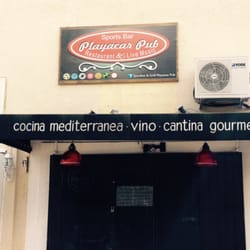 Playacar Pub - Pequeño local, pero con gran variedad de bebidas y botana