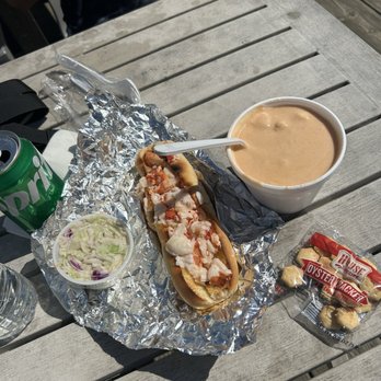 Lobster Landing - Seafood Markets Near Me - Clinton, Connecticut