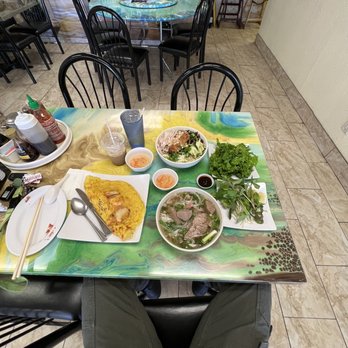 Que Huong Restaurant - 14. Pho Dac Biet 11b. Pork Lettuce Wrap 44. Bun Bi, Cha Gio, Thit Nuong 6. Ca Phe Sua da - Vietnamese Near Me - Phoenix, Arizona Que Huong Restaurant - 14. Pho Dac Biet 11b. Pork Lettuce Wrap 44. Bun Bi, Cha Gio, Thit Nuong 6. Ca Phe Sua da - Vietnamese Near Me - Phoenix, Arizona