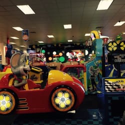 Chuck E. Cheese - Clean and Plenty of Games