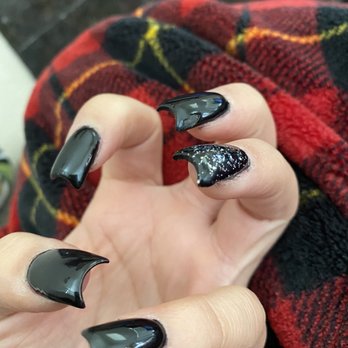 Red Persimmon Nails & Spa - This is what I got, notice how they're already coming off when I just got them 2 days ago. - Nail Salons Near Me - Riverside, California