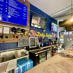 Lady Justice Brewing - Spacious ordering counter