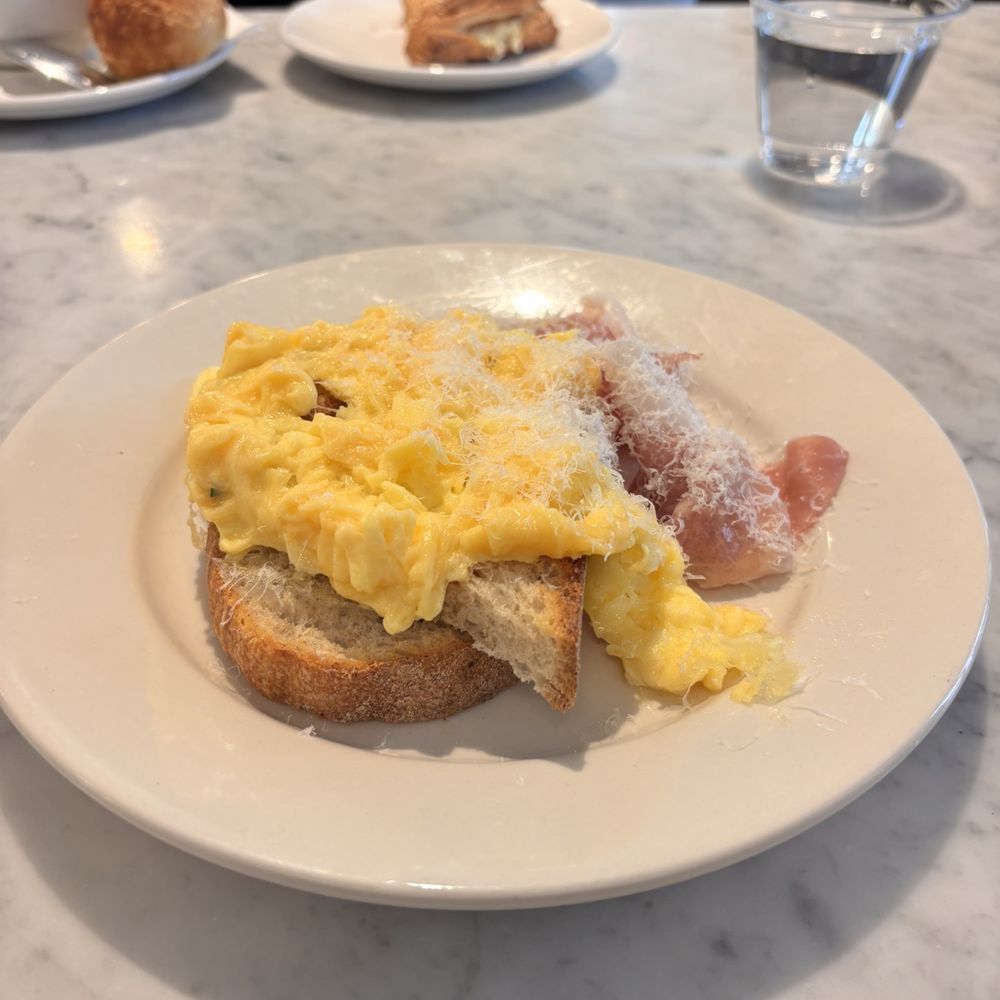 Prosciutto & Parmesan Scrambled Egg Plate Prosciutto & Parmesan Scrambled Egg Plate