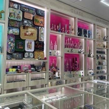 Bahama Mama - Trays and glass - Vape Shops Near Me - Houston, Texas