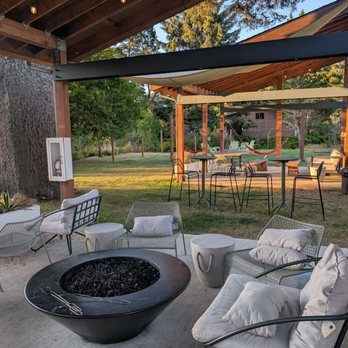 Gravity Haus Westport - Shared outdoor area - Hotels Near Me - Westport, Washington