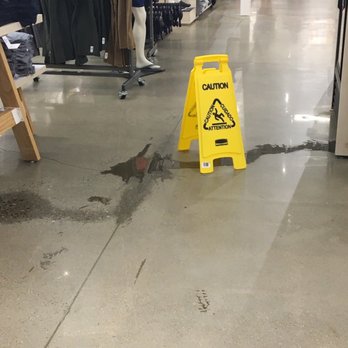 Old Navy - Machine leaking - Women's Clothing Near Me - Newport News, Virginia