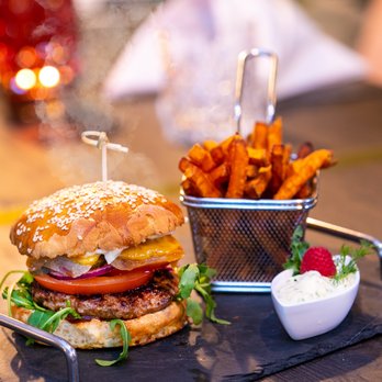 Restaurant Mannaro - Unser Bed-Burger - Hotels Near Me - Bedburg, NW Restaurant Mannaro - Unser Bed-Burger - Hotels Near Me - Bedburg, NW