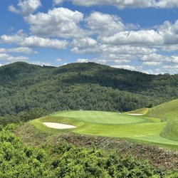 Waterfall Country Club - 17th hole from tee