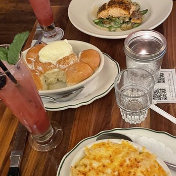 Maison Pickle - The Razzle, Mac & Cheese, Salmon - Cocktail Bars Near Me - New York, New York