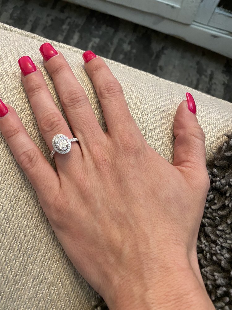 ZALES JEWELERS Updated October 2024 6001 W Waco Dr, Waco, Texas