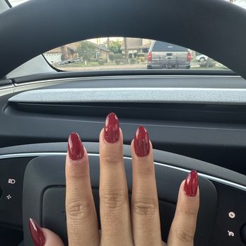 Luxe Nails & Spa - My pointer fingernail is completely lopsided - Nail Salons Near Me - Santa Ana, California