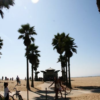 Venice Beach Boardwalk - (photographed by Dave Hong) - Beaches Near Me - Venice, California Venice Beach Boardwalk - (photographed by Dave Hong) - Beaches Near Me - Venice, California