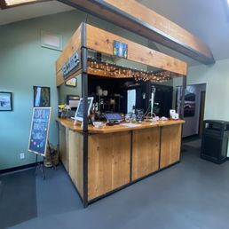 Friendly and relaxed vibe at the front counter. Friendly and relaxed vibe at the front counter.