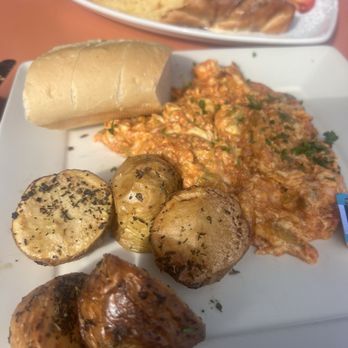 Starling Diner - Chorizo Scramble - New American Near Me - Long Beach, California Starling Diner - Chorizo Scramble - New American Near Me - Long Beach, California