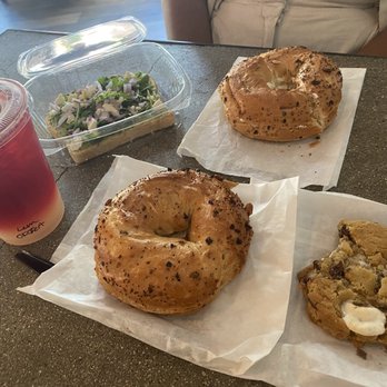 Canvas Coffee - Orange Passionfruit tea lemonade, avocado toast, everything bagel, s'mores cookie - Coffee & Tea Near Me - Corona, California Canvas Coffee - Orange Passionfruit tea lemonade, avocado toast, everything bagel, s'mores cookie - Coffee & Tea Near Me - Corona, California