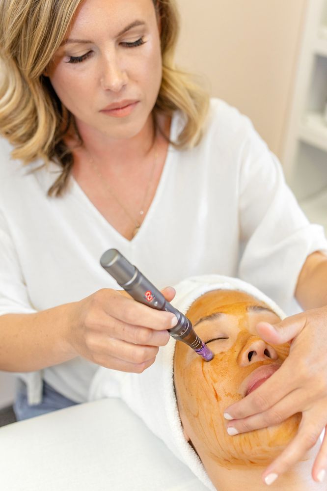Amber Rose Holistic Skincare Logo