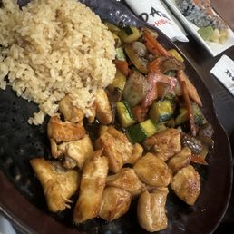 Chicken hibachi with mixed veggies and fried rice Chicken hibachi with mixed veggies and fried rice
