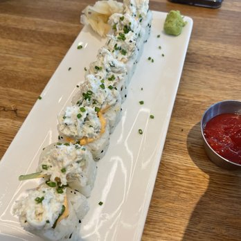 Earls Kitchen + Bar - Yuzu Crab Roll - New American Near Me - McLean, Virginia Earls Kitchen + Bar - Yuzu Crab Roll - New American Near Me - McLean, Virginia