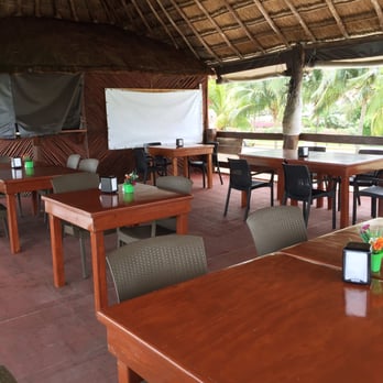 Torta Brava - Second floor dining space. Pick your table and the food is brought to you. - Delis Near Me - Cancún, ROO Torta Brava - Second floor dining space. Pick your table and the food is brought to you. - Delis Near Me - Cancún, ROO