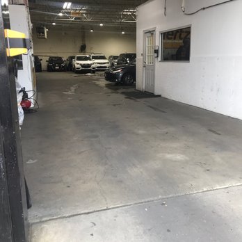 Hertz Rent A Car - Inside car fleet - Car Rental Near Me - Bronx, New York Hertz Rent A Car - Inside car fleet - Car Rental Near Me - Bronx, New York