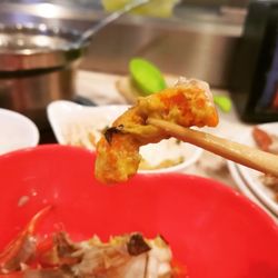 U & Me Revolving Hot Pot - Crab roe, the best part of eating crab