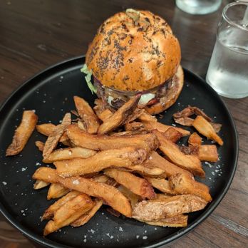 Lewes Oyster House - damn good burger - Seafood Near Me - Lewes, Delaware