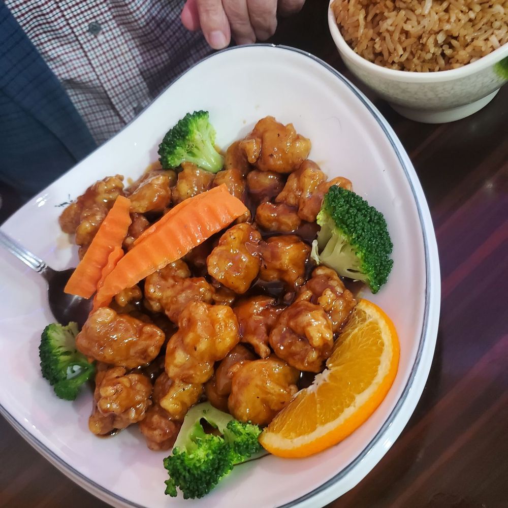 Hunan Bistro - Orange Chicken - excellent! - Chinese Near Me - Middletown, Ohio Hunan Bistro - Orange Chicken - excellent! - Chinese Near Me - Middletown, Ohio