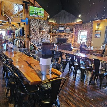 Grand Canyon Brewing + Distillery - Another shot of the Dining Area - 10.25.2025 - American Near Me - Williams, Arizona