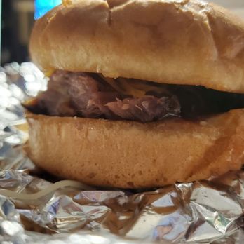 Smokey Mo's BBQ - Round Rock - Briskets marbled sandwich - Barbeque Near Me - Round Rock, Texas