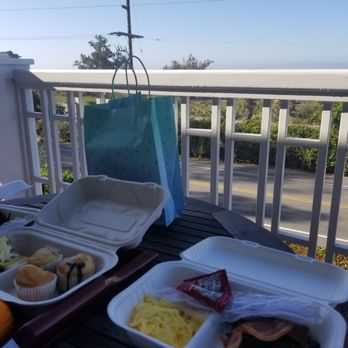 Inn On Summerhill - Covid breakfast day 1 - Bed & Breakfast Near Me - Summerland, California
