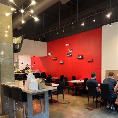 Hinata Sushi Bar &Grill by null