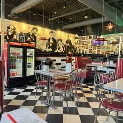 Wimpy's Diner - Cool spot