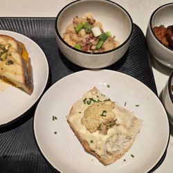 Chase Sapphire Reserve Lounge - Selections from the buffet