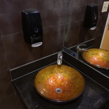 Tutti Frutti - I love sinks like these, clean restroom - Ice Cream & Frozen Yogurt Near Me - Augusta, Georgia