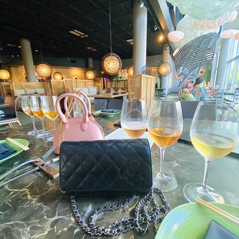 Amuse Wine Bar - Wine Bars Near Me - Honolulu, Hawaii