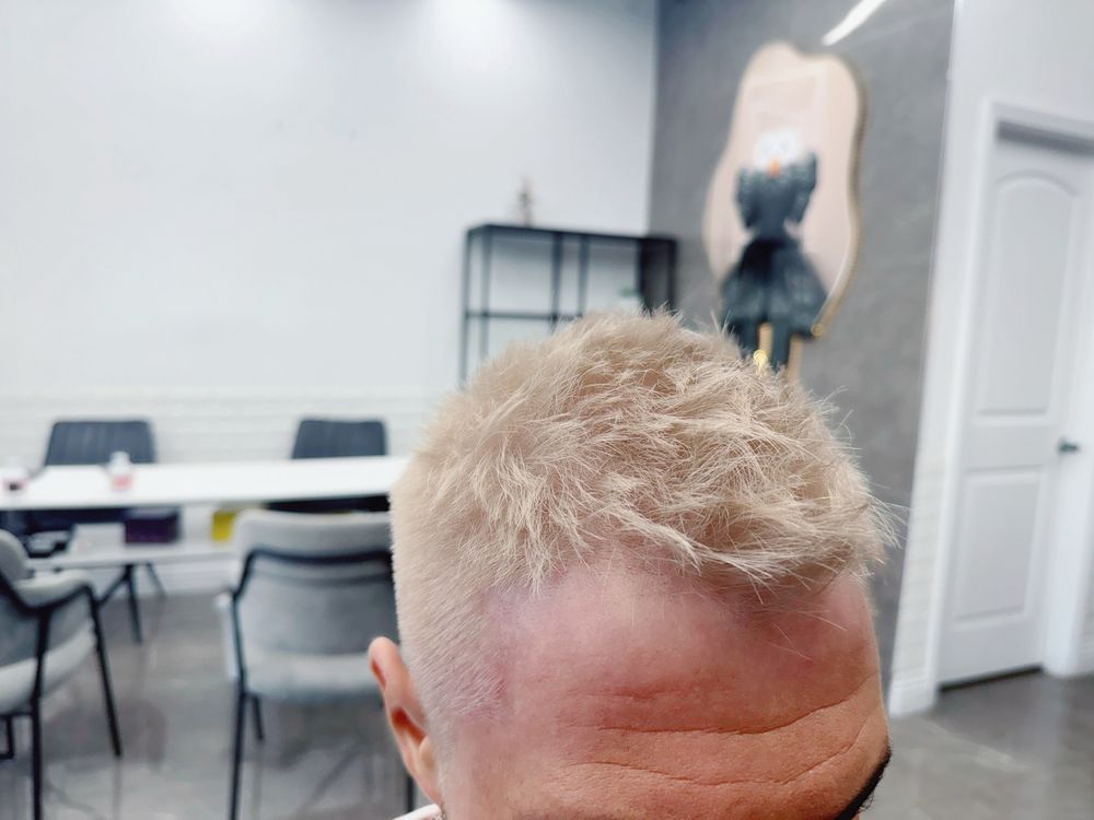 Mushang Hair  Salon Logo