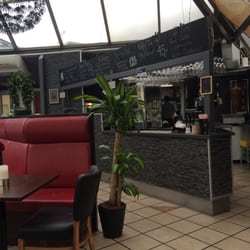 Cafe Pyramiden - Cafeen indenfor!